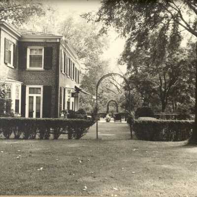 Copyright: Lake Forest-Lake Bluff Historical Society