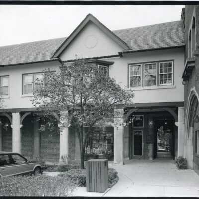 B. Dalton bookseller