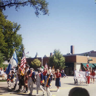 Revolutionary War-costumed marchers in Lake Forest Day parade