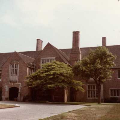 900 Armour Dr.