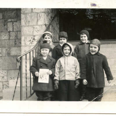 Children on steps of First Presbyterian Church
