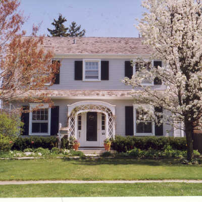 827 Oakwood
