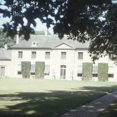 111 Moffett Road