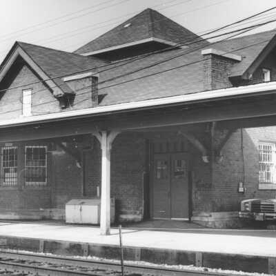 Lake Bluff Train Station