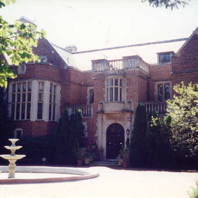 405 North Mayflower Road