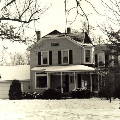125 East Center, Lake Bluff