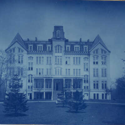 University Hall, Lake Forest College