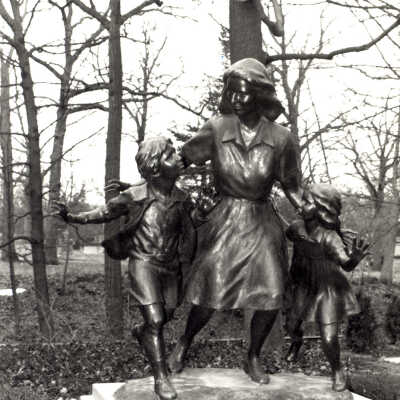 Lake Forest Cemetery