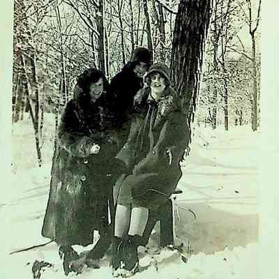Unidentified photo