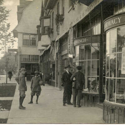 East Front Walk, Market Square
