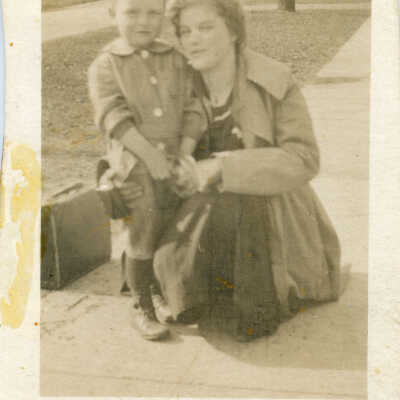 Mother and child - O'Neill family?
