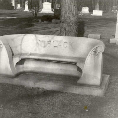 Lake Forest Cemetery