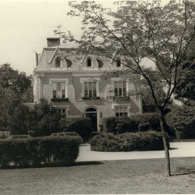 888 East Deerpath