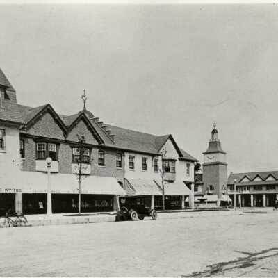 Copyright: Lake Forest-Lake Bluff Historical Society