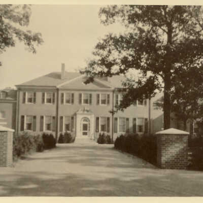 965 East Deerpath: McGann Residence