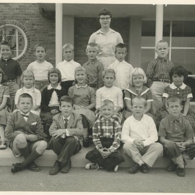 Everett School class photograph