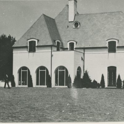 380 N. Chiltern Drive