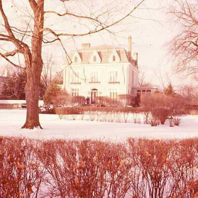 888 East Deerpath