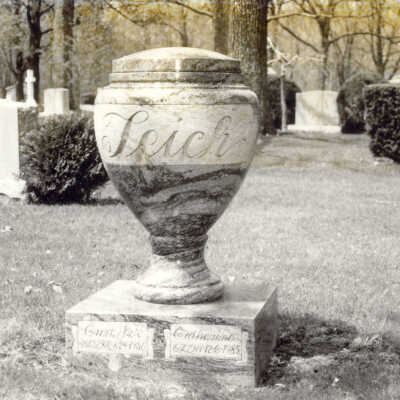 Lake Forest Cemetery