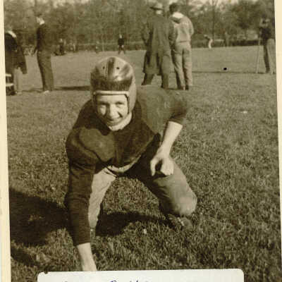 Bert Gillenberg playing football