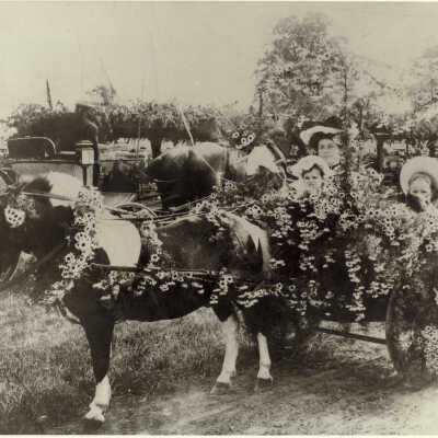 Daisy Durand Smith with children
