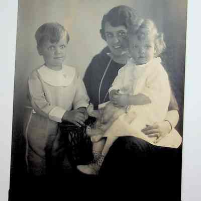Albert B Dick III, Helen Aldrich Dick, Helen Dick