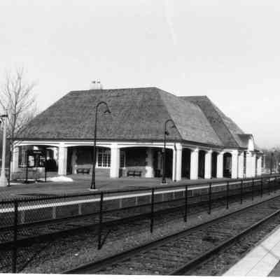 Lake Forest Train Station (Milwaukee, 7)
