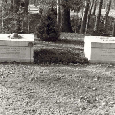 Lake Forest Cemetery