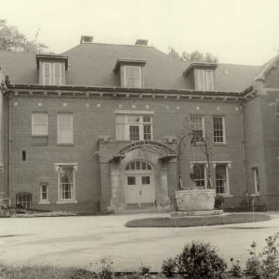 Ellslloyd Residence