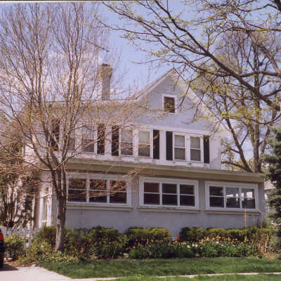 840 Oakwood