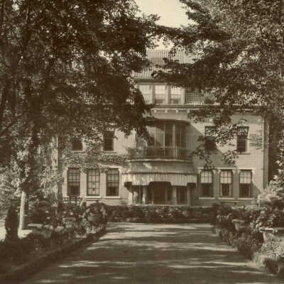 Ellslloyd Residence