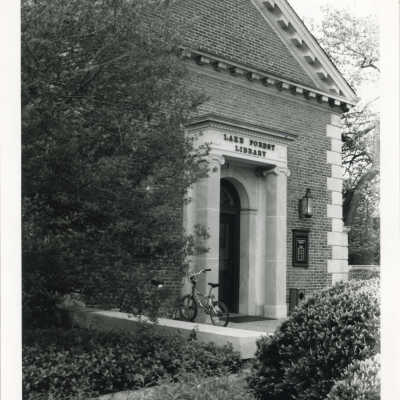 Lake Forest Library