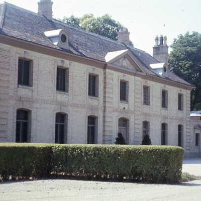 111 Moffett Road