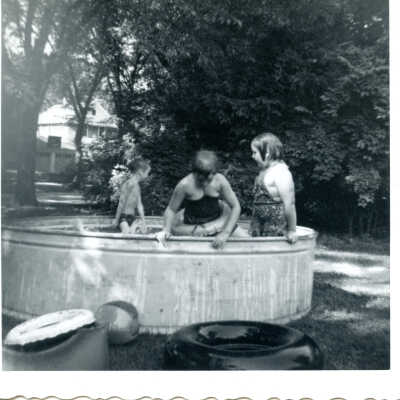 Children in swimming pool
