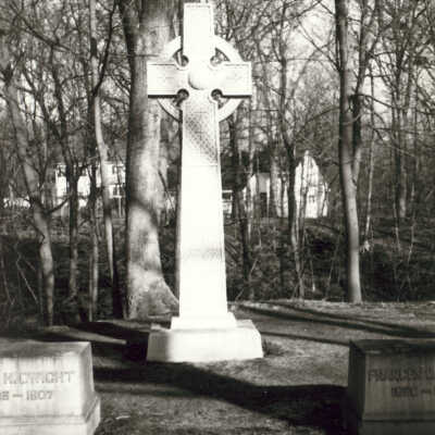 Lake Forest Cemetery