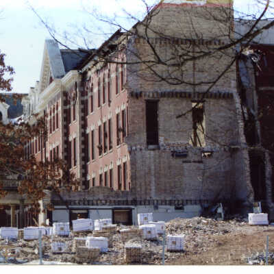 Barat College