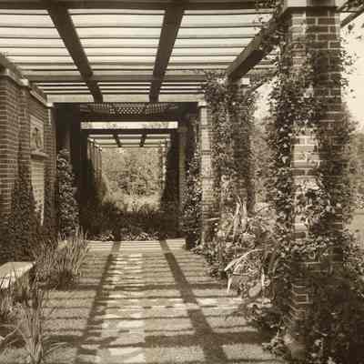 Mellody Farm Garden Pergola 1