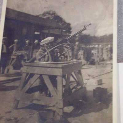 Machine gun station