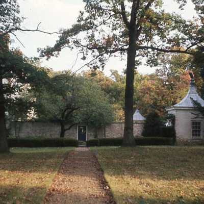 255 North Green Bay Road