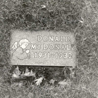 Lake Forest Cemetery