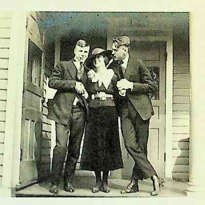Unidentified photo