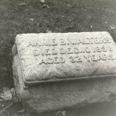 Lake Forest Cemetery