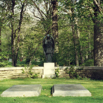 Lake Forest Cemetery