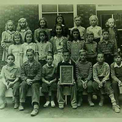 Class Photo of the Gorton School, sixth grade, 1941-42