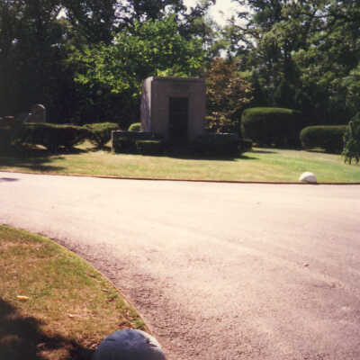 Lake Forest Cemetery