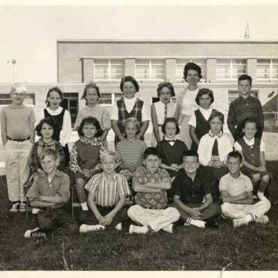 Everett School class photo