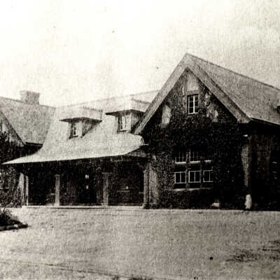 Lake Forest train station