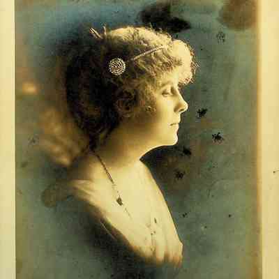 Photo of Julie Manierre