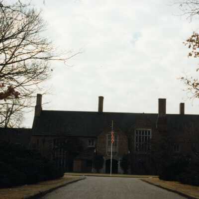 900 Armour Dr.