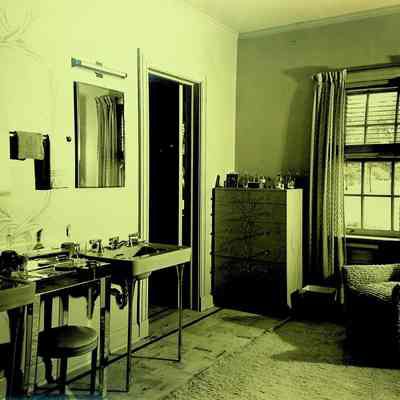 Macfarlane House Master Dressing Room